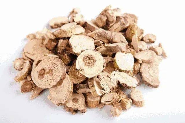 头皮头发总掉竟是「发根」缺了它！简单一招，5天生新发！发量重回18岁