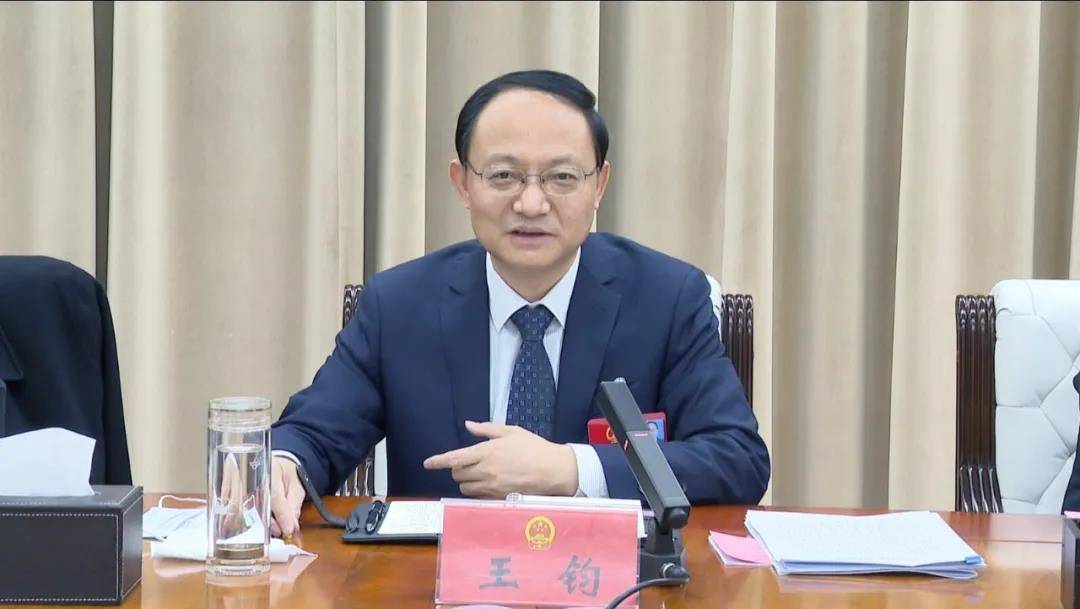 金昌新闻网—金昌日报讯(记者刘伟业)12月6日晚,金昌市委书记王钧在