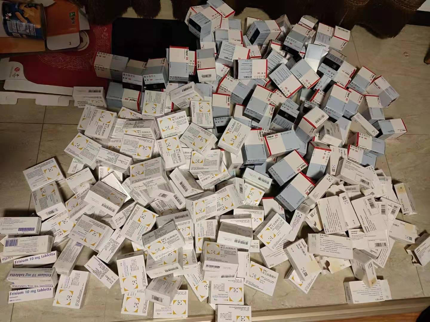 难治性|《如何让我们的孩子活下去?》上的1042个“求药”签名