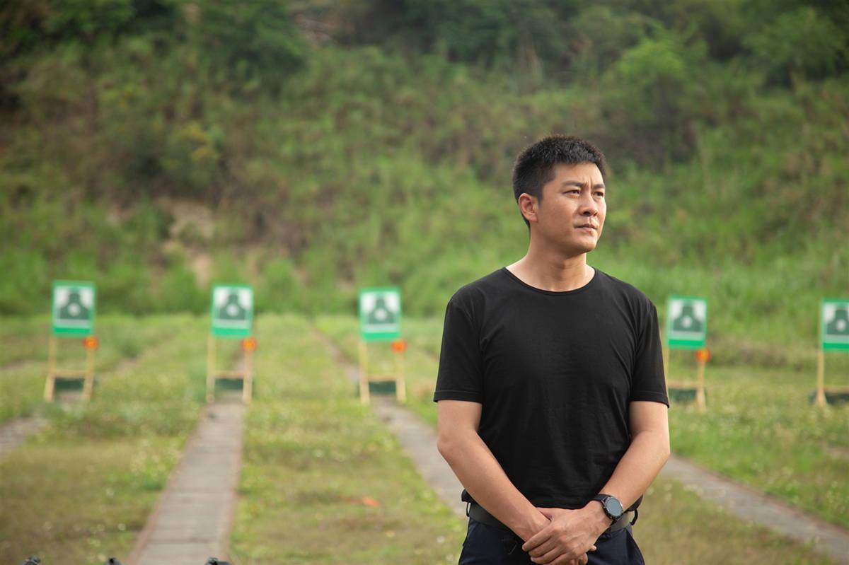 "最皮政务号"四平警事:小城里的三张面孔和警号301137_董政_父亲_视频