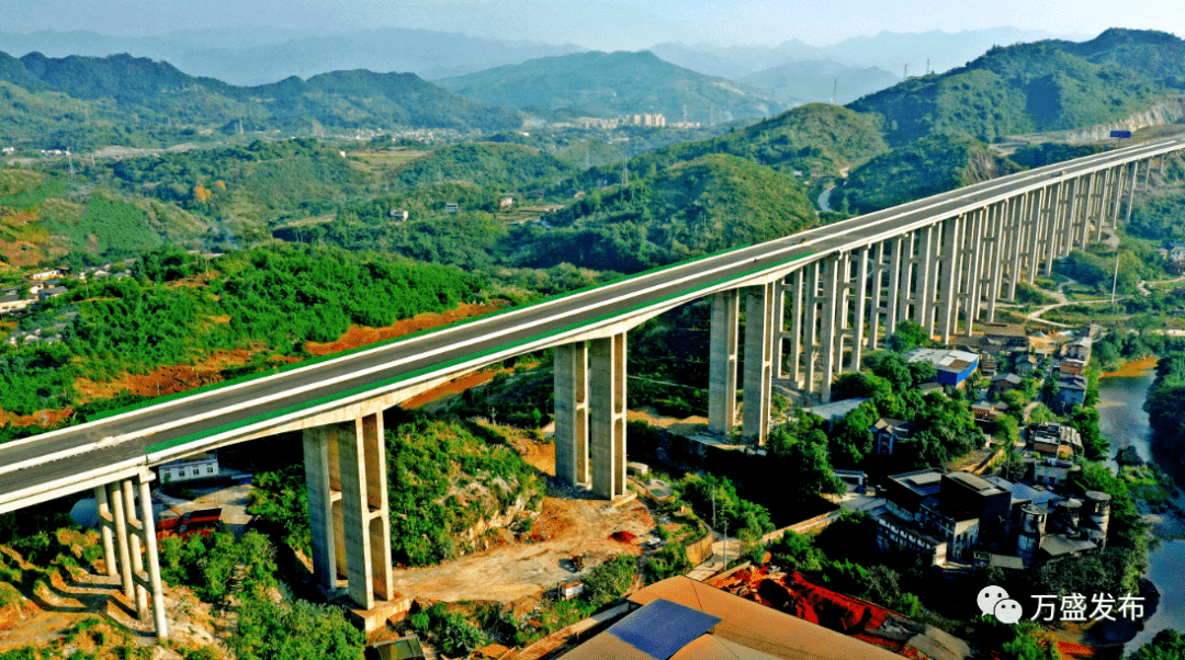 渝黔高速公路扩能项目(万盛段)进入收尾施工阶段