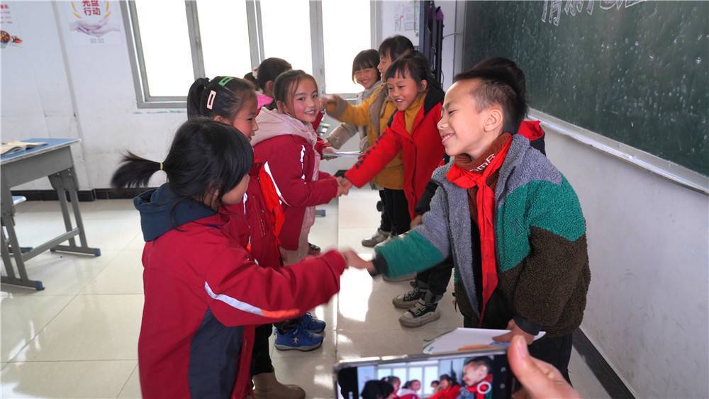 黔西一小家委亲子主题团建情暖化屋