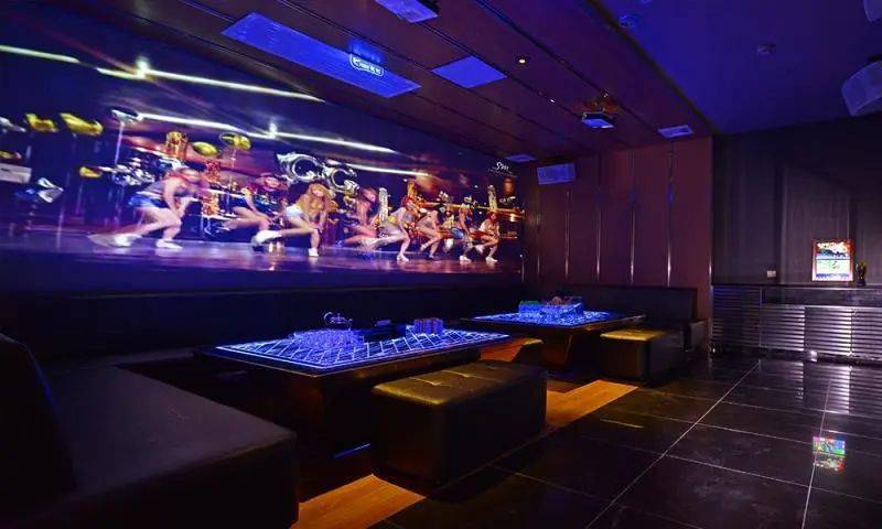 白云绿地缤纷天地￥79秒269元欢唱4h套餐专业k歌设备超全曲库更有清爽