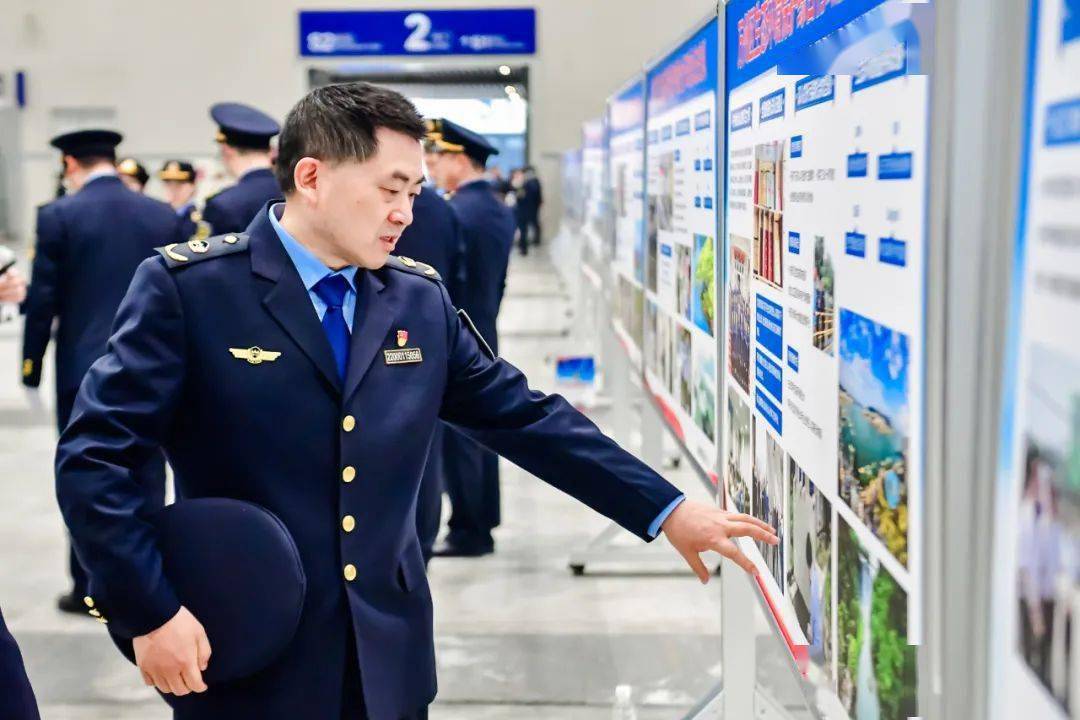 重庆生态环境保护综合行政执法队伍换发全国统一制式服装