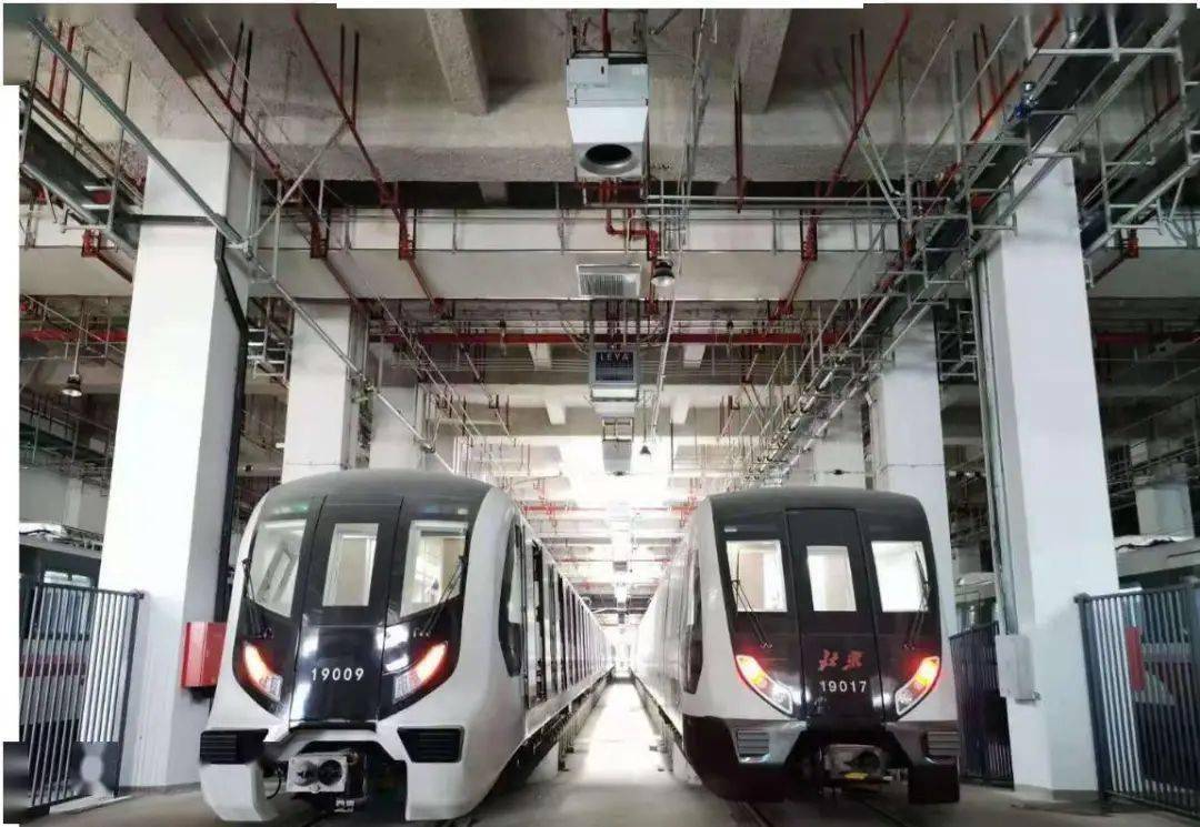 11月26日,北京地铁14号线轨道专业Ⅱ标(西局站—西铁营站)段顺利通过