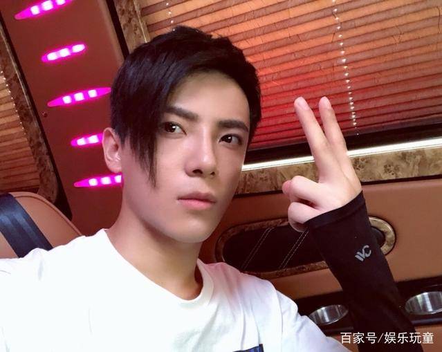 还记得《快乐男声》的小可爱吴俊余么?