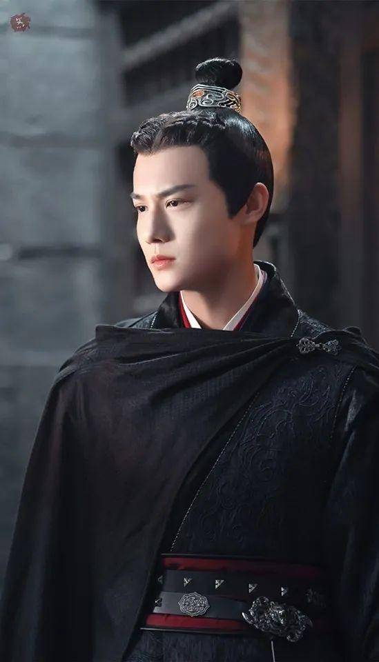 古装剧10位"黑衣美男"!王一博黑衣潇洒,徐正溪黑衣邪魅!