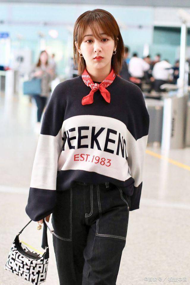 杨紫穿休闲装亮相尽显青春美少女 懒理前男友秦俊杰结新欢传闻_形象