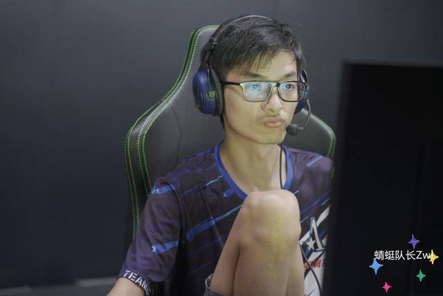 出国准许信这样的好事之外也有zhou与刘畅,zsmj与狗皇之间的闹心事,而