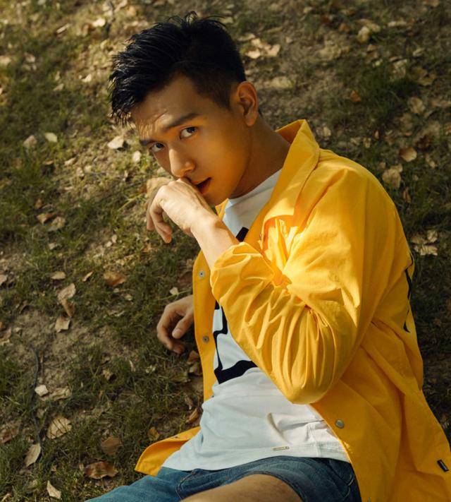 李现爆红背后是无言的辛酸,慢性胃炎腰肌劳损,寒水中拍戏被冻傻_工作