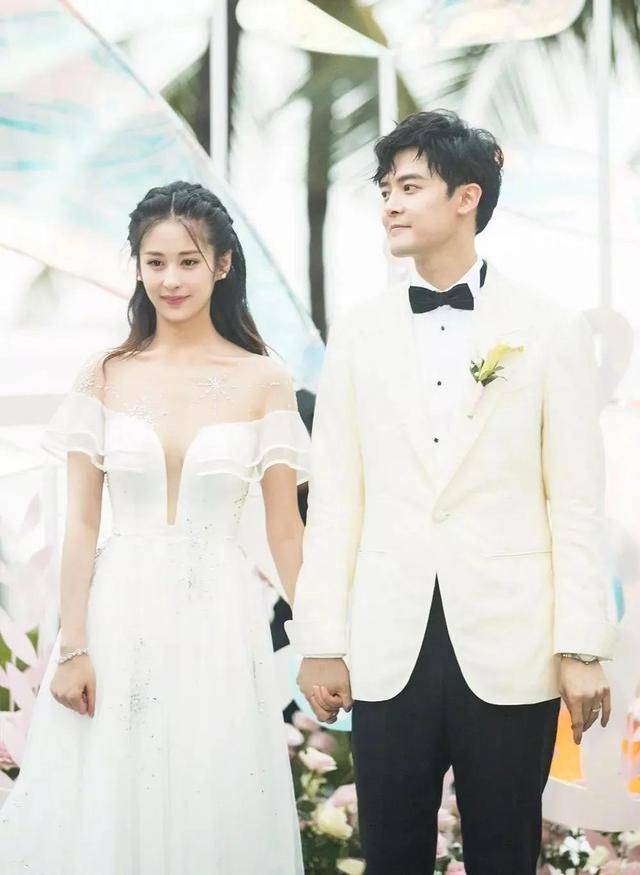梦幻联动！朱婷+李娜面对面交谈留珍贵合影网友：2个体坛女超巨！网