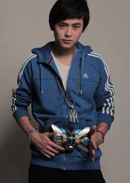 马阔海身为茨纳米召唤人,为什么在大电影中"换人了"?_铠甲_端木燕_雅