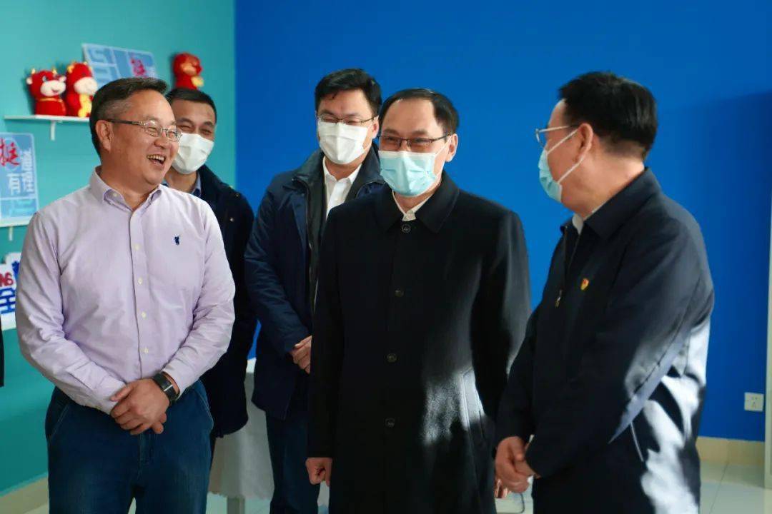 经济生活"嗨"起来(九)_内蒙古_雷蒙_张昊