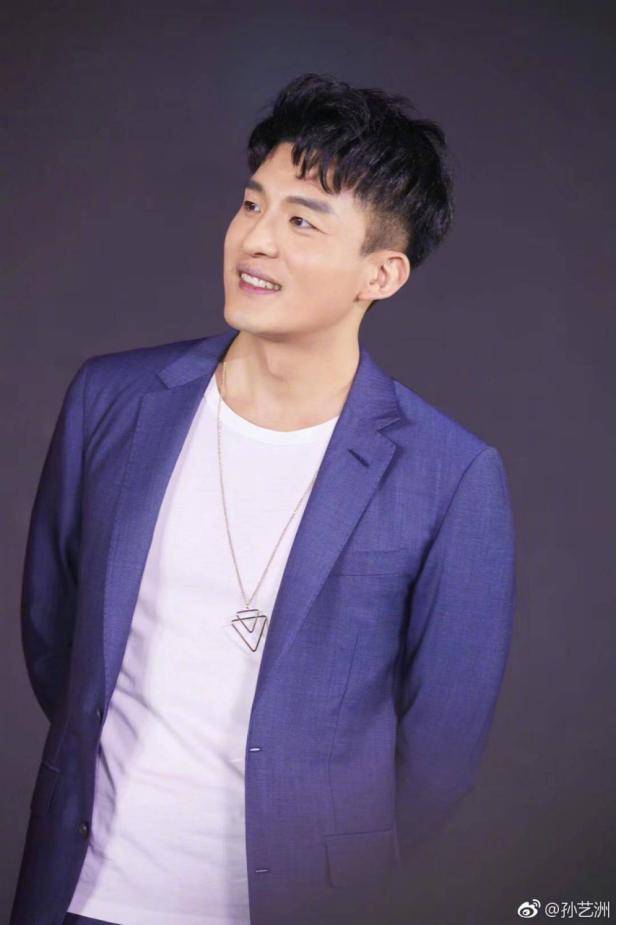 不老男神孙艺洲,身材颜值都很出众,依然是最初认识的少年_生活_体式