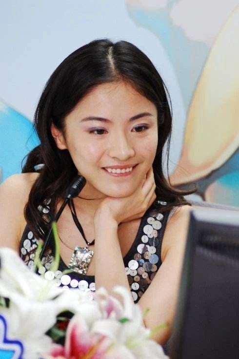 09年,贡米参加湖南卫视《快乐女声》比赛并成功进入全国300强,因为长