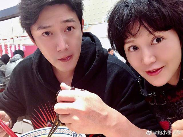 陆毅鲍蕾近期照片图文 9e18306a04c145318ef3b4b313933f08.jpeg