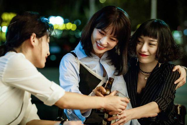 《刺》开播,题材有优势,女主苏青演技依旧是劣势_叙事_电视剧_问题