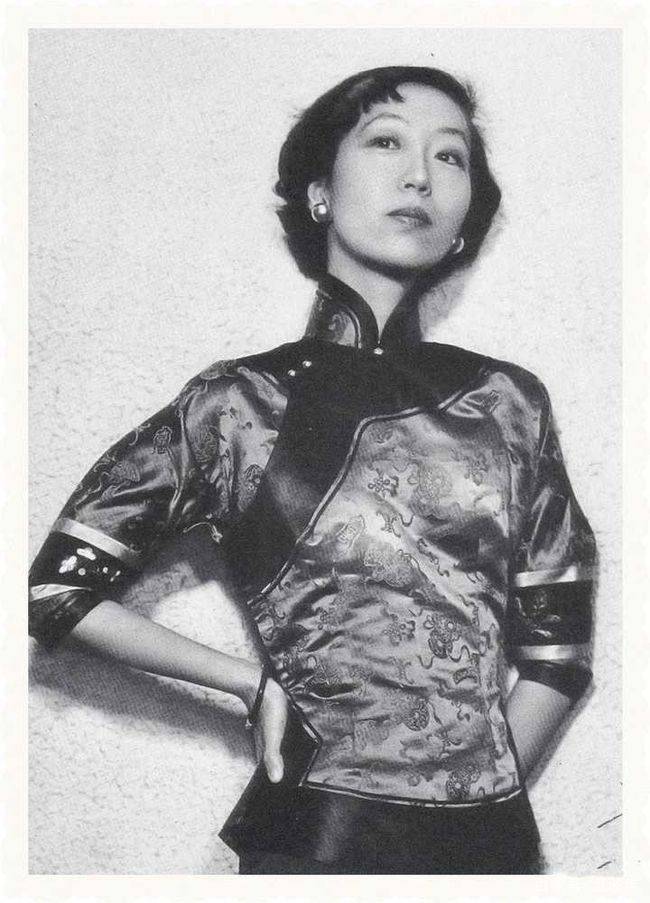 相较于张爱玲在学生时代便初露锋芒,苏青只能说是"半路出家",她的前