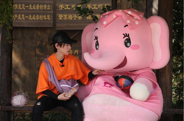 魏巡人偶总动与3化身铁嘴功押镖护宝尽显奇招