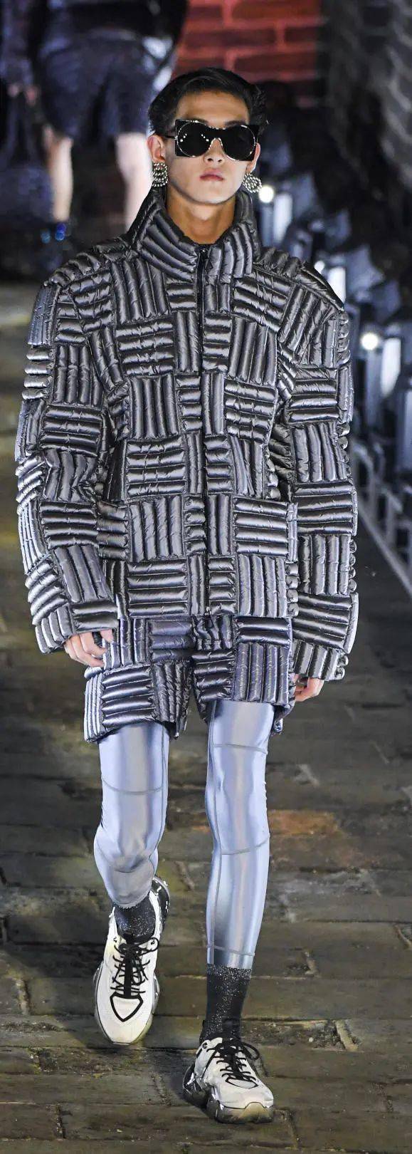 第一个登上长城的中国成衣品牌christopherraxxy2021长城发布大秀