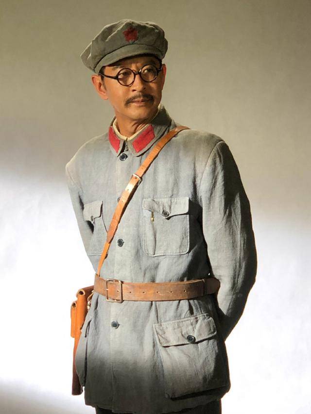 献礼剧《光荣与梦想》定档5月25日,郭晓峰重操军人旧业_历史长河_中华