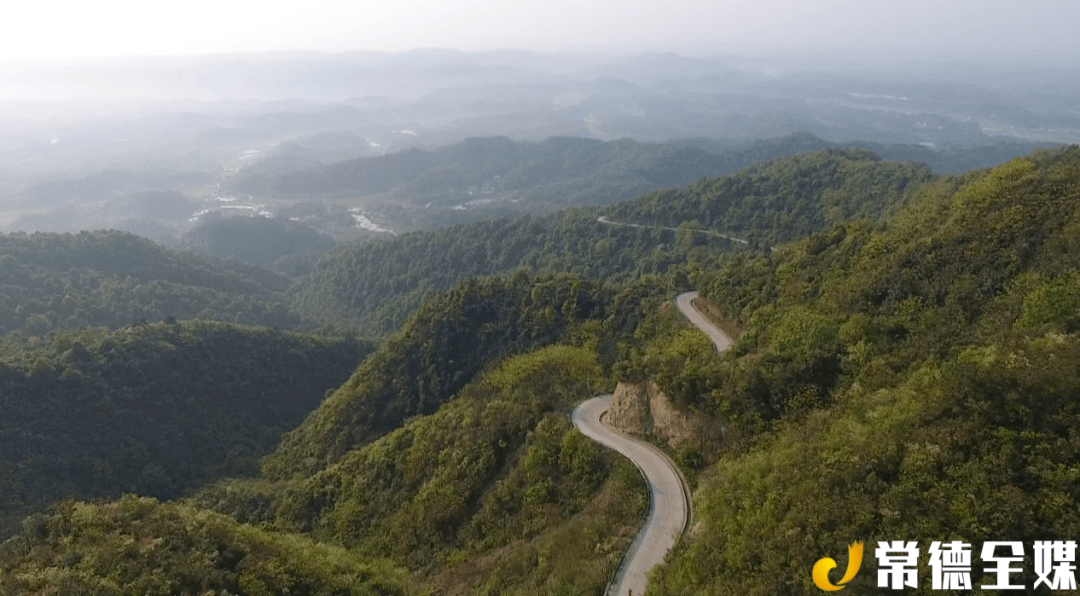 桃源县龙潭镇副镇长 李艳:下一步,我们将在脱贫攻坚取得胜利的基础上