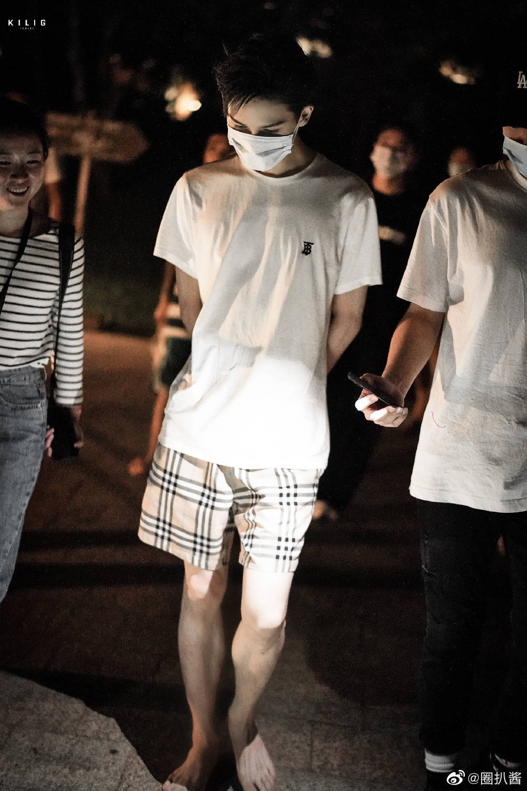 朱正廷gq彩排下班图 朱正廷gq盛典彩排下班图来啦……_good_背头_脚丫