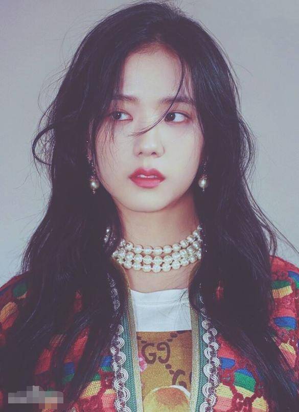 原以为金智秀哥哥够帅了直到看了边伯贤哥哥网友神仙颜值