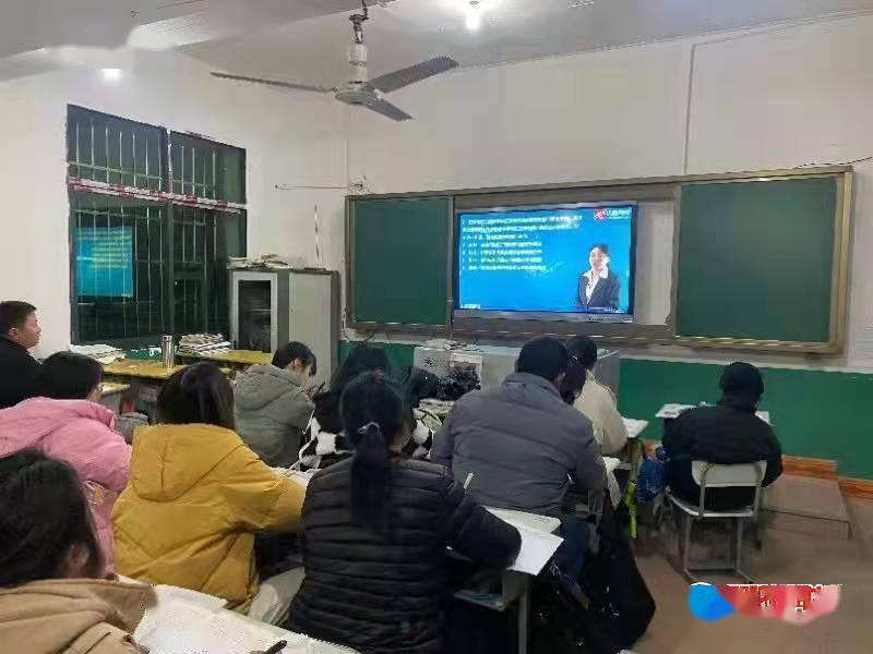 时间|隆回县鸭田镇苗田中学举行第一次校本研修活动