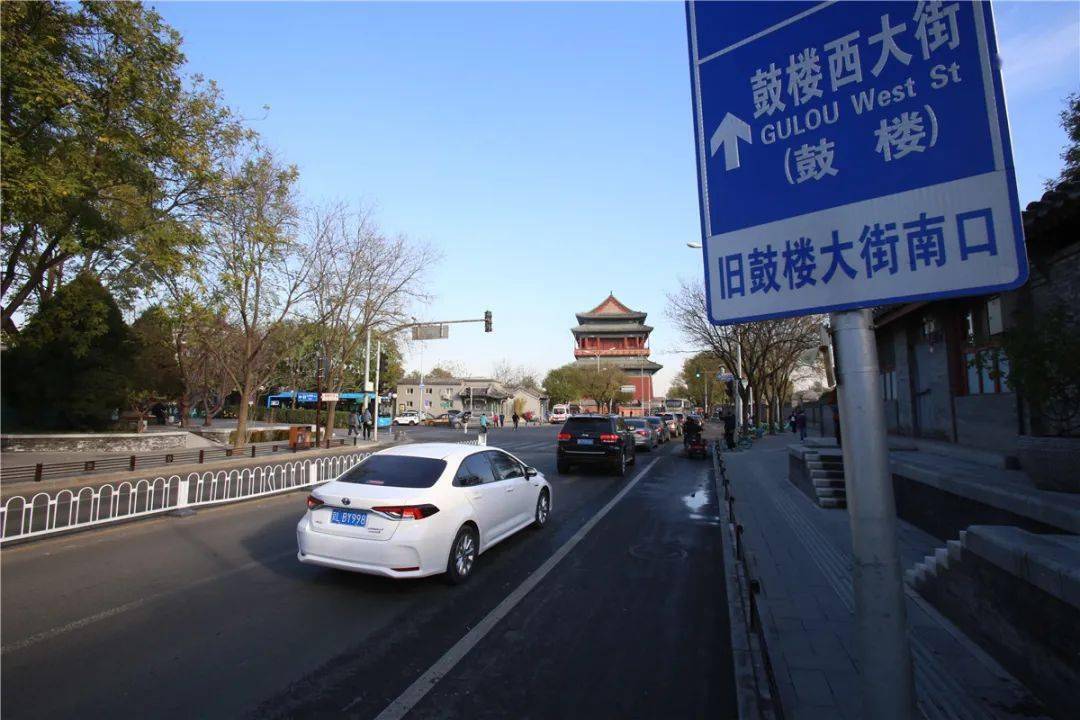 在恢复历史风貌上,什刹海阜景街建设指挥部常务副总指挥刘维岩介绍,旧