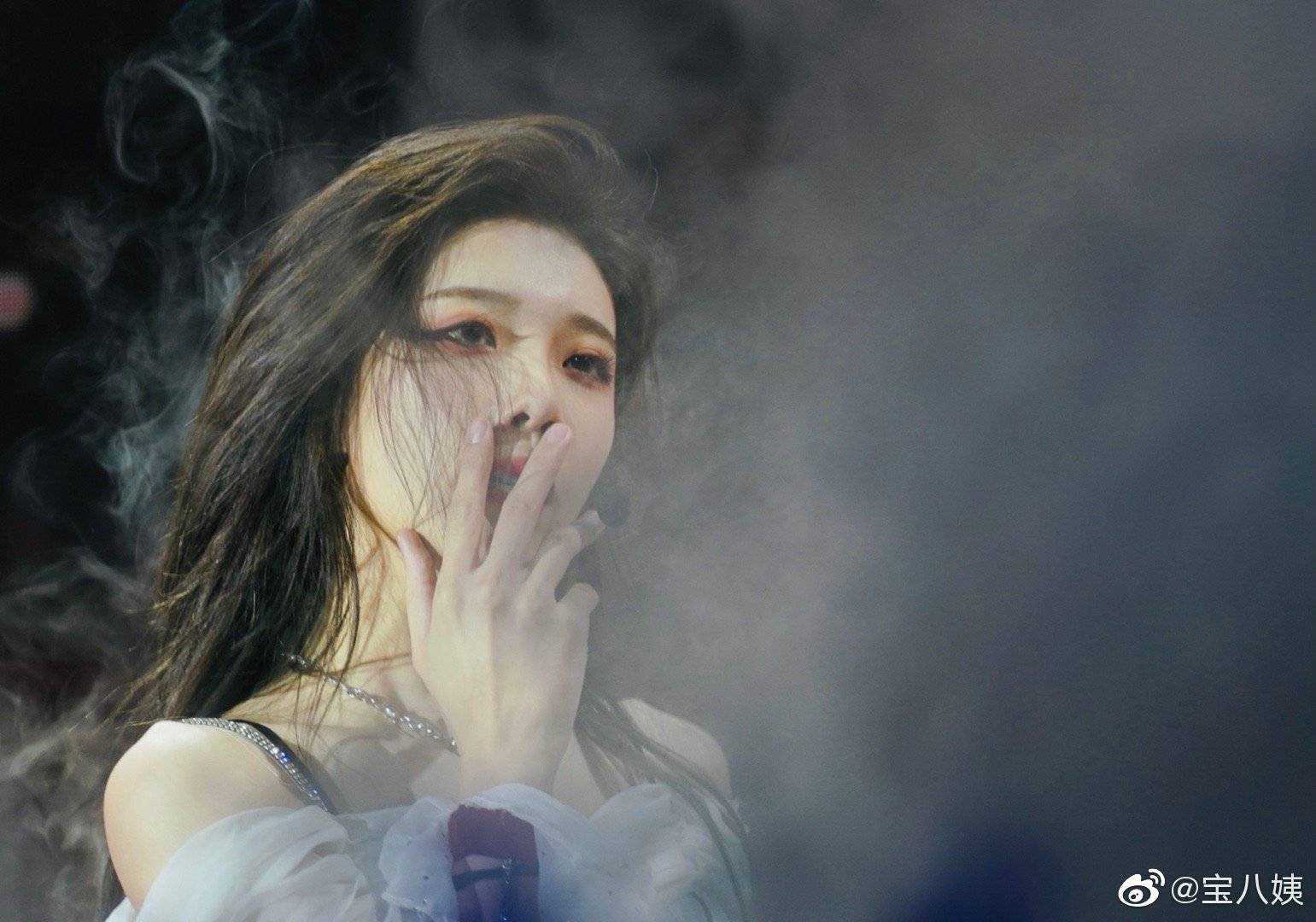 红玫瑰与白玫瑰 九敏,今晚的沈梦瑶真的好绝,又欲又帅……_人命_沈