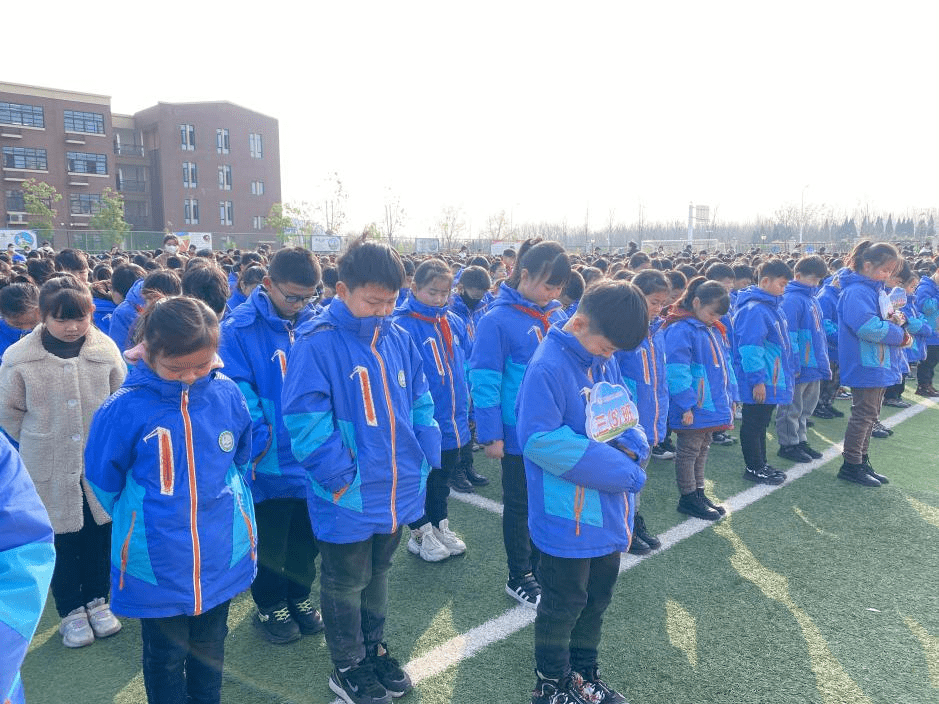 界首市第七中学2021年12月13日,是第八个国家公祭日.