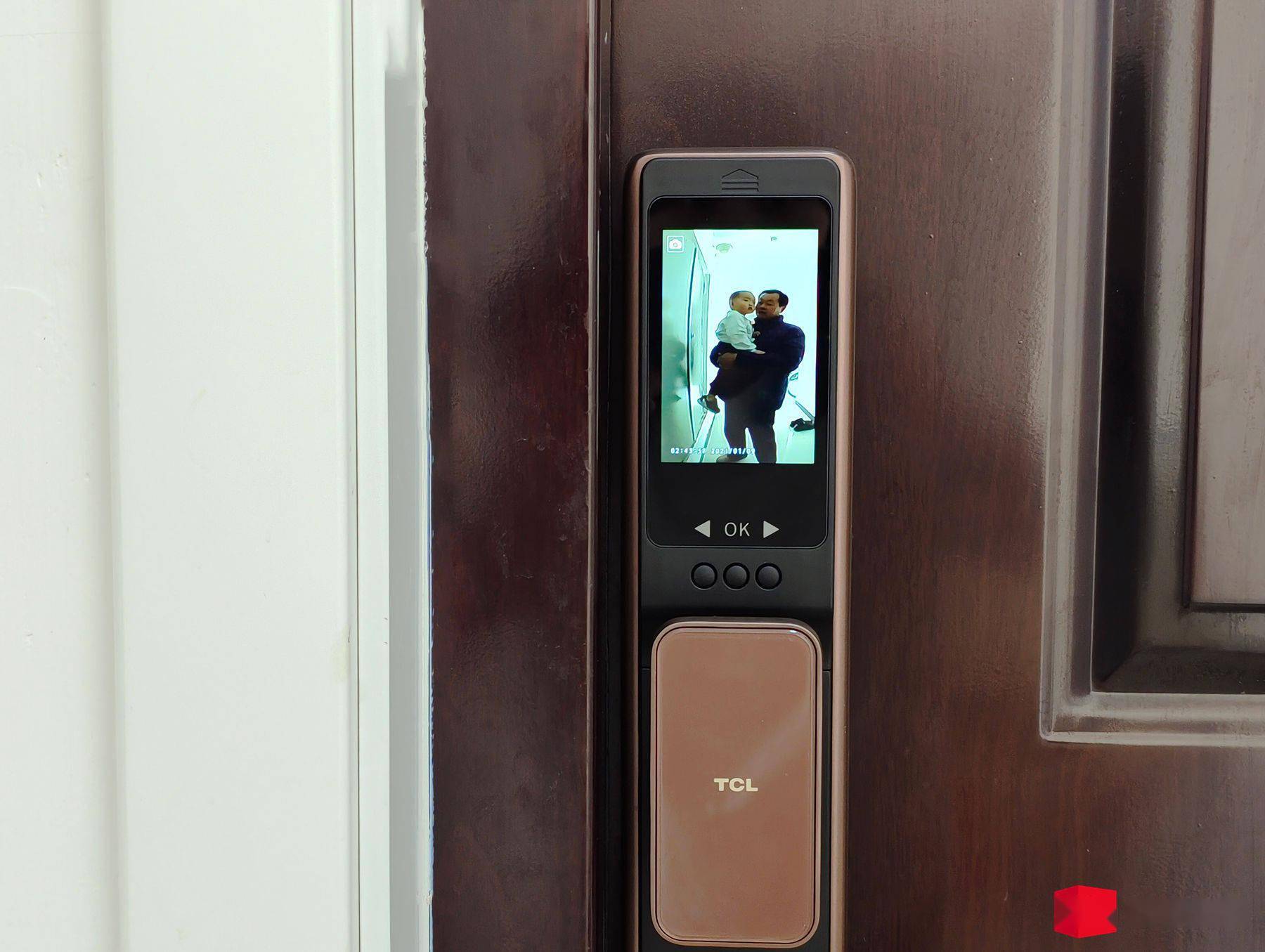 人脸|TCL X7S 智能锁体验：像 iPhone 一样方便的人脸解锁，还让防盗门多了「一只眼睛」