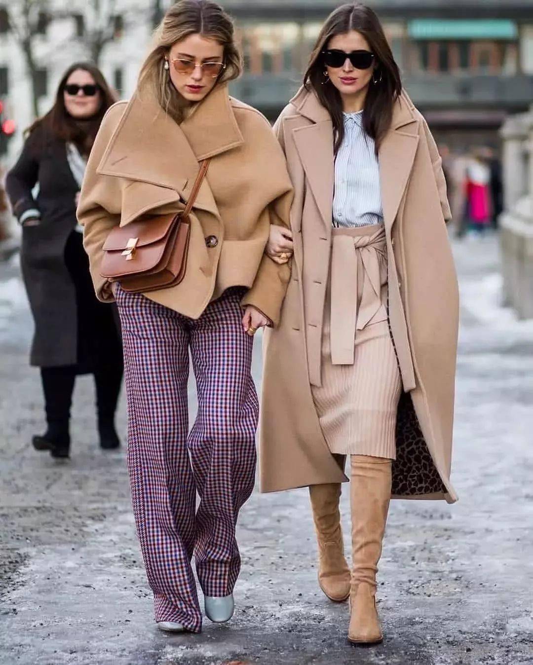 灯芯绒 今年冬天“短外套+裤子”最流行，显高显瘦巨时髦！