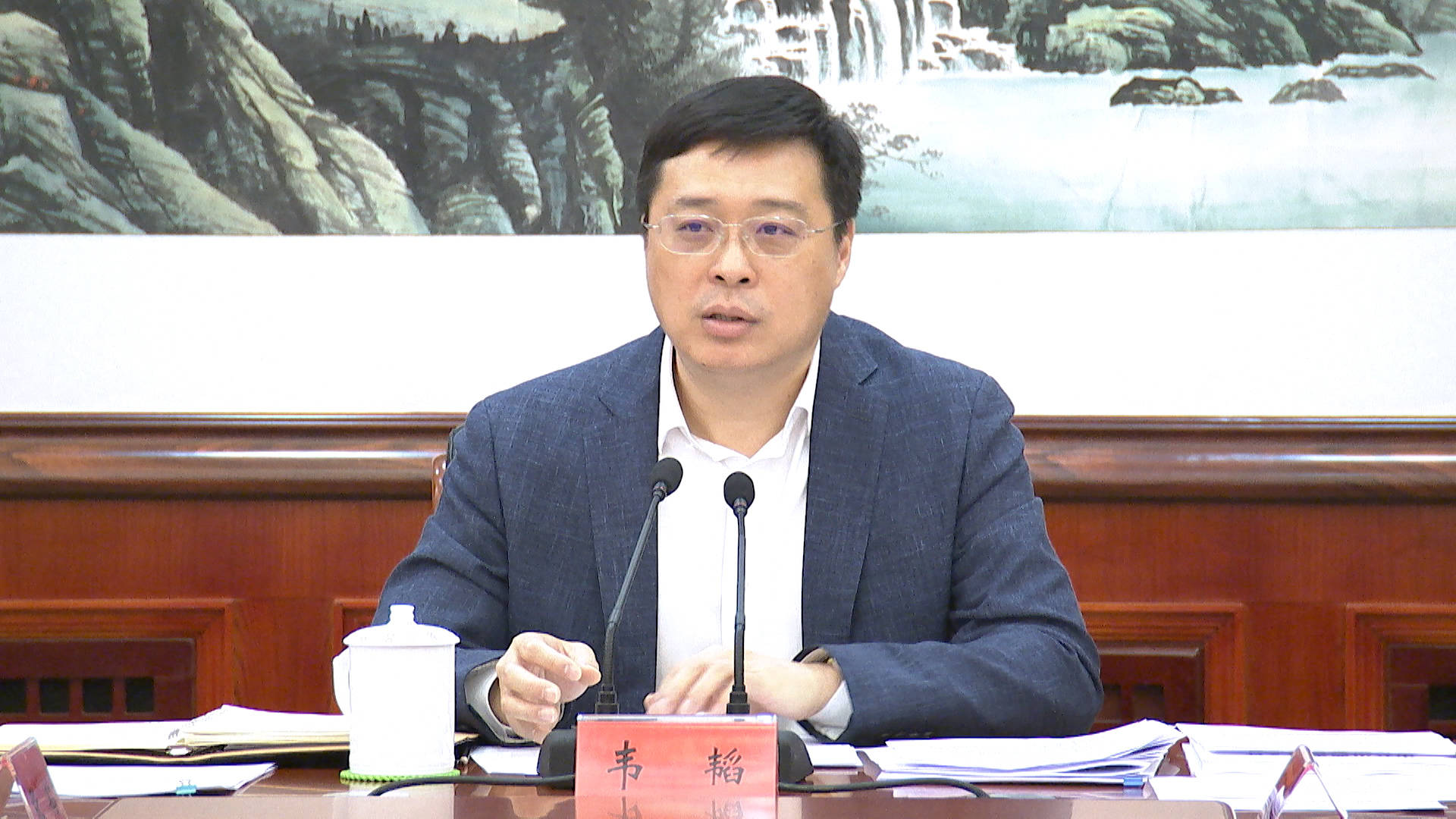 太原市委常委会召开扩大会议 传达学习中央经济工作会议精神 韦韬主持
