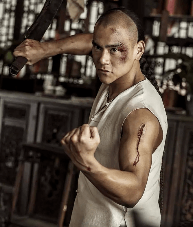 39岁彭于晏瘦到脊椎骨凸起引爆热搜网友老公太狠了