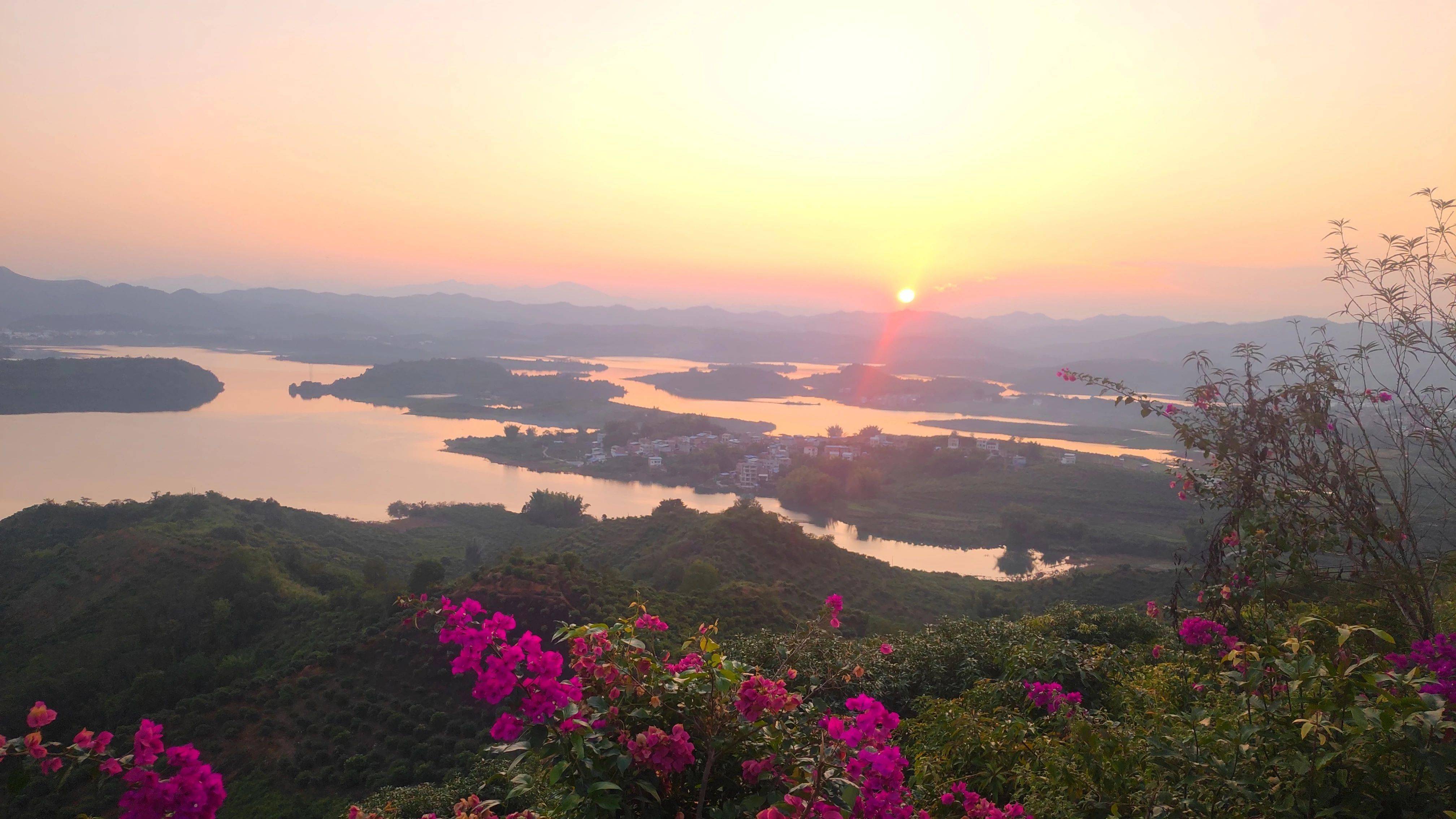 【映象八桂】广西百色右江区:夕阳下的乡村山水画_覃榴_湖畔_黄显帆
