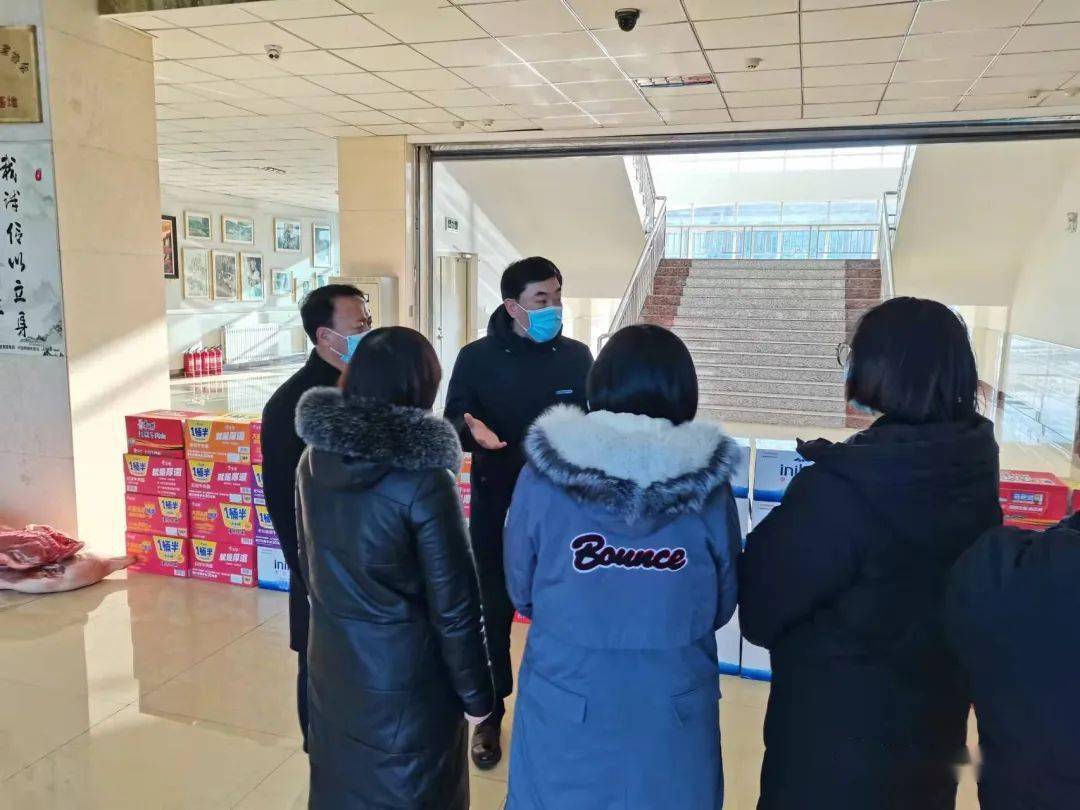 阿荣旗委书记王刚旗委副书记旗长宗哲慰问第一中学高三师生