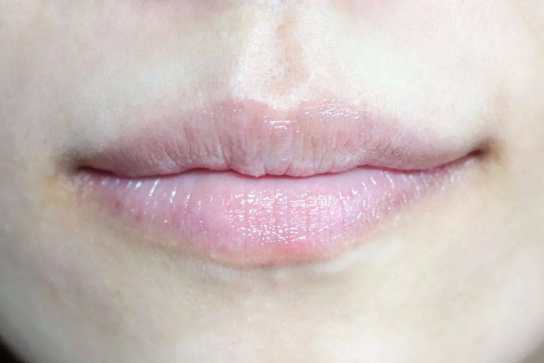 双唇畅销20年,爆卖1.4亿支DHC唇膏!拯救冬日大干唇,脱皮、干裂不见了