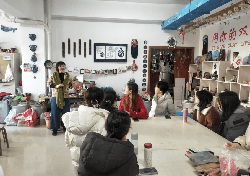 研究生支教团工作室组织开展艺术素养主题培训活动_陶艺_作品_实践