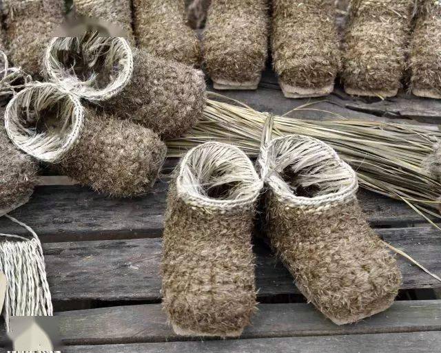 草鞋_棉鞋_芦苇