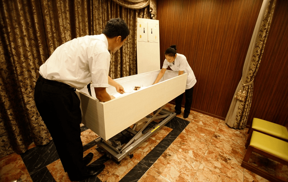 火葬场_遗体_旅馆