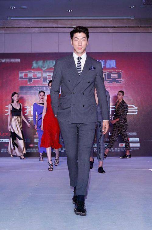 众所周知,钱枫身高为183cm,而