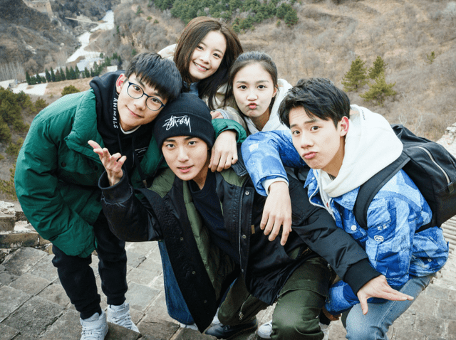 李庚希晒喝茶照,剧粉们在呼叫"方一凡"_不知道_刘家祎_照片