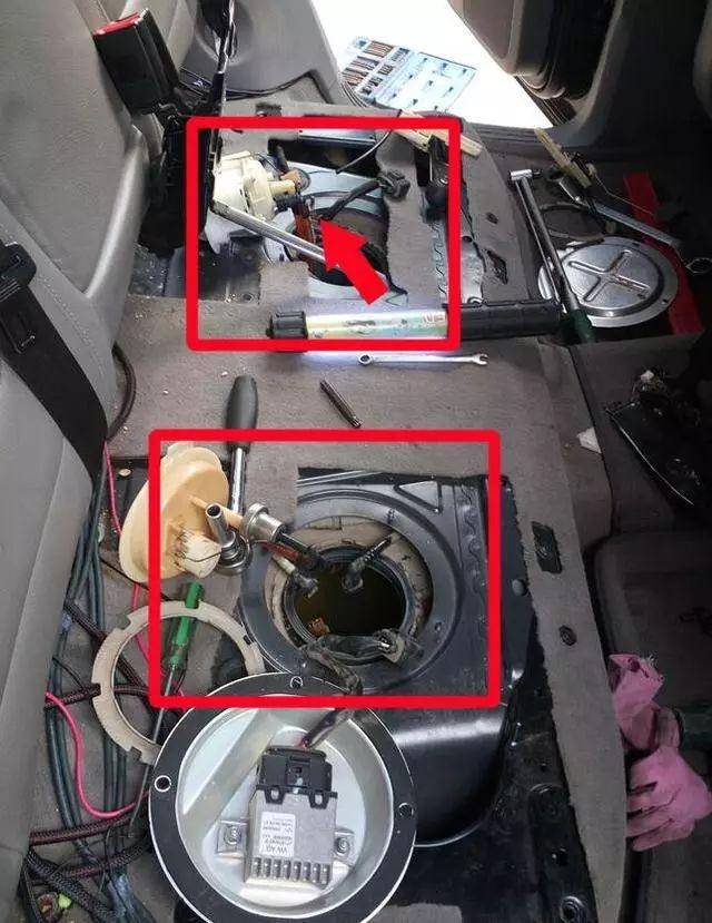 油表显示还差一格,车主让继续加结果汽油流了一地_浮子_电阻_油量