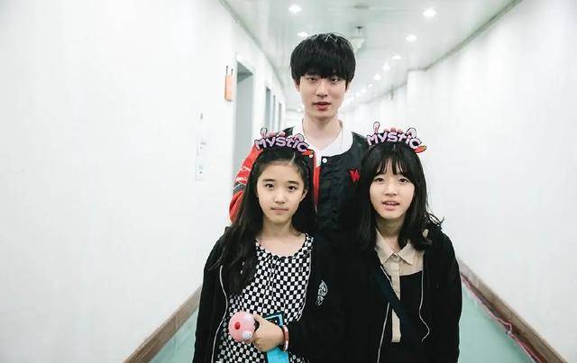 前lpl颜值担当大舅子老婆女团出道野团属性却被骂太丢人了