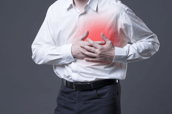 因为过劳会导致心脏气血不足,亏虚厉害,等到承受不住负荷时,它就会