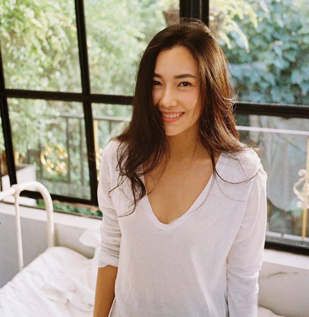 泰国豪门媳妇中的清流:不生娃,不隐退,婚后10年仍是一线女星_nune