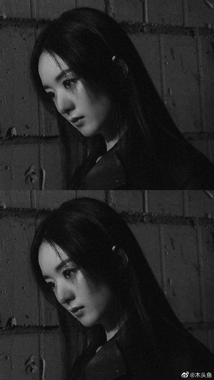 赵丽颖腹黑病娇,眼神凌厉黑长直加黑色皮衣,带感又帅气!