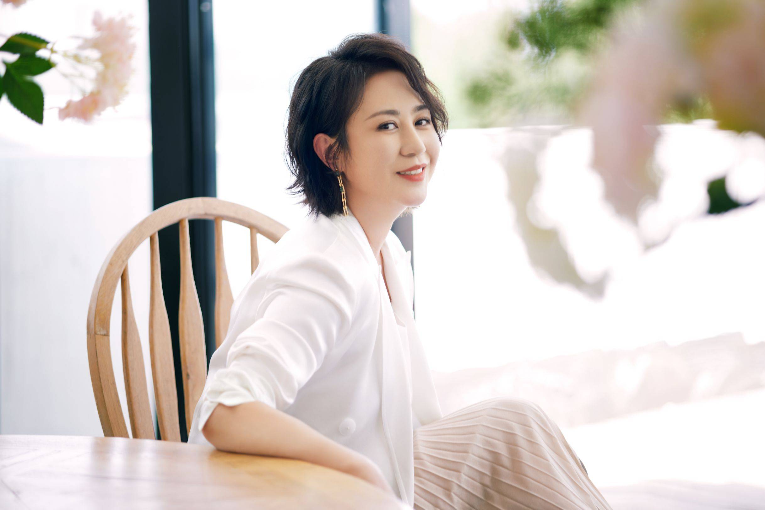 《阳光劫匪》:马丽用阳光治愈你_娜娜_女性_角色